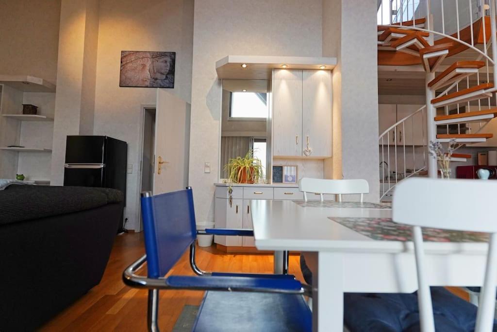 Grosse, Helle Wohnung Fuer Bis Zu 6 Personen 魏因海姆 外观 照片