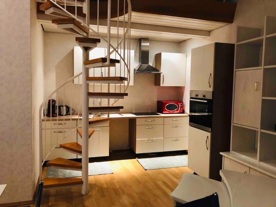 Grosse, Helle Wohnung Fuer Bis Zu 6 Personen 魏因海姆 外观 照片