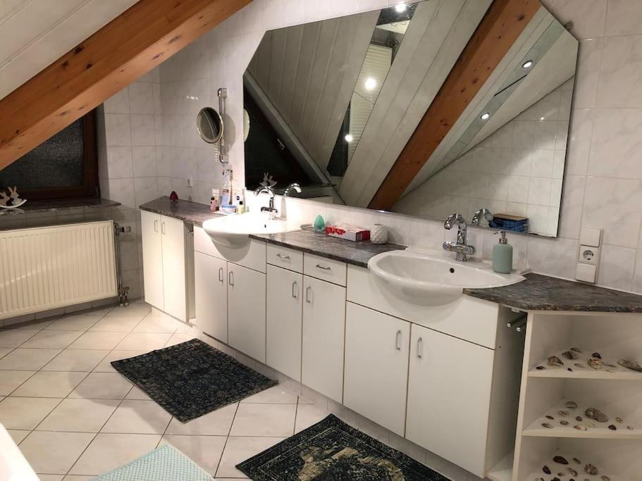 Grosse, Helle Wohnung Fuer Bis Zu 6 Personen 魏因海姆 外观 照片